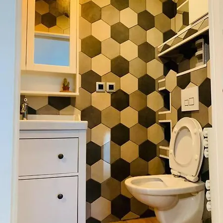 Avec Le Jardin Prive דירה *